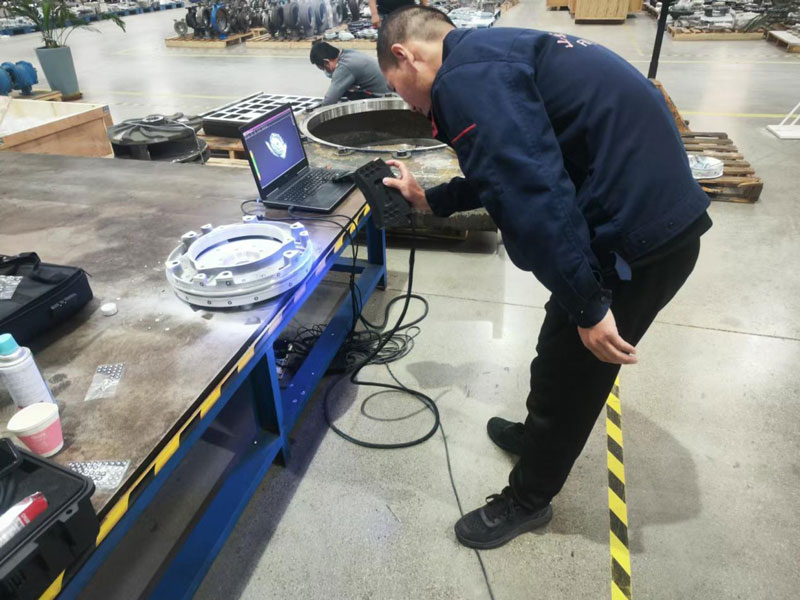 Pemindaian laser 3D untuk bagian ruang pompa